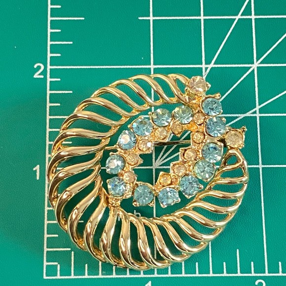 Large Open Work Brooch Aqua Blue Rhinestones Gold Tone Abstract - Picture 7 of 7